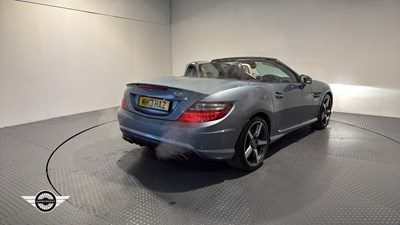 Lot 74 - 2013 MERCEDES-BENZ SLK55 AMG AUTO