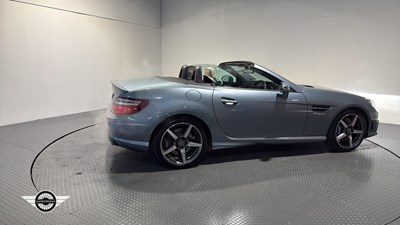 Lot 74 - 2013 MERCEDES-BENZ SLK55 AMG AUTO