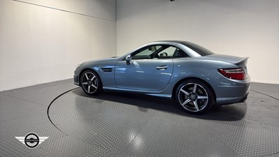 Lot 74 - 2013 MERCEDES-BENZ SLK55 AMG AUTO