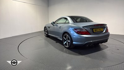 Lot 74 - 2013 MERCEDES-BENZ SLK55 AMG AUTO