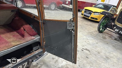 Lot 860 - 1961 MORRIS MINOR 1000