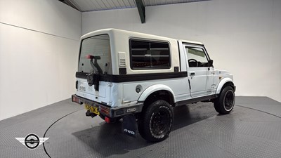 Lot 156 - 1990 SUZUKI SJ413 JX