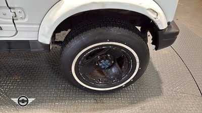 Lot 156 - 1990 SUZUKI SJ413 JX