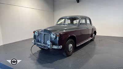 Lot 210 - 1963 ROVER 95