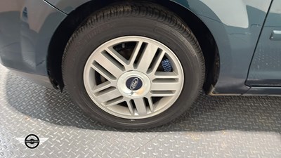 Lot 262 - 2005 FORD FOCUS GHIA