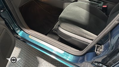 Lot 262 - 2005 FORD FOCUS GHIA