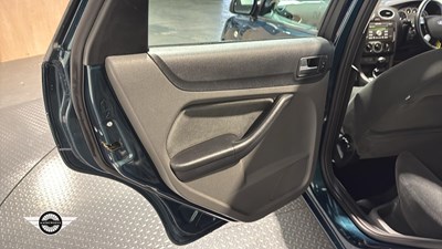 Lot 262 - 2005 FORD FOCUS GHIA