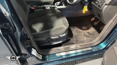 Lot 262 - 2005 FORD FOCUS GHIA