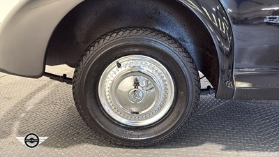 Lot 360 - 1953 MORRIS