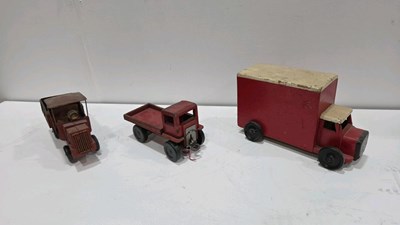 Lot 713 - 3 SMALL WOODEN HAND MADE TOYS