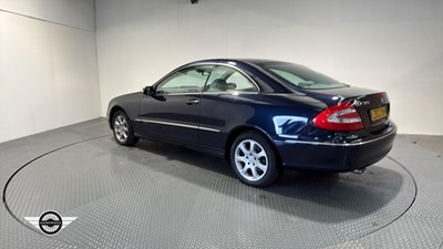 Lot 390 - 2002 MERCEDES CLK 320 ELEGANCE AUTO