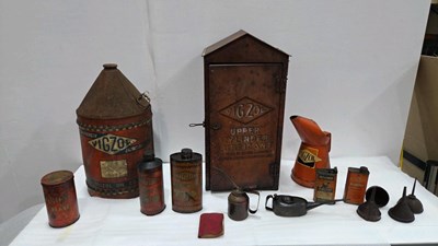 Lot 153 - CIRCA 1950 VIGZOL GARAGE FORECOURT SET