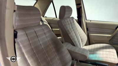 Lot 444 - 1991 MERCEDES 190E AUTO