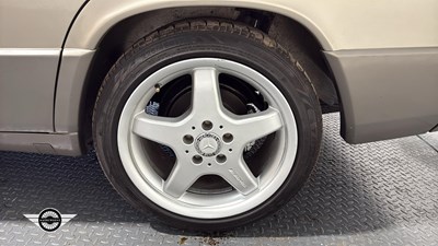 Lot 444 - 1991 MERCEDES 190E AUTO