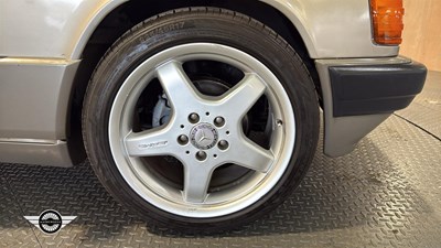 Lot 444 - 1991 MERCEDES 190E AUTO