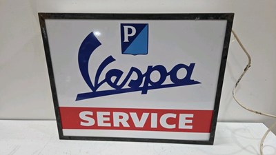 Lot 543 - VESPA SERVICE LIGHT UP SIGN 28" X 22"
