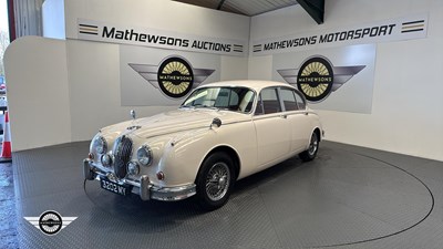 Lot 514 - 1961 JAGUAR 2.4/240