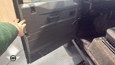 Lot 408 - 1995 LAND ROVER 90 DEFENDER COUNTY SW TDI