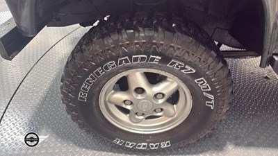 Lot 408 - 1995 LAND ROVER 90 DEFENDER COUNTY SW TDI