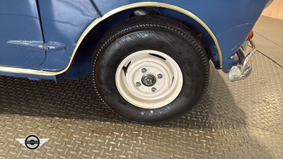 Lot 438 - 1966 AUSTIN MINI DE LUX