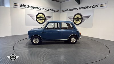 Lot 438 - 1966 AUSTIN MINI DE LUX
