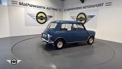 Lot 438 - 1966 AUSTIN MINI DE LUX