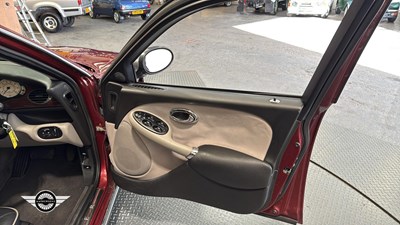 Lot 570 - 2001 ROVER 75 CLUB AUTO