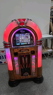 Lot 23 - SOUND LEISURE BUBBLE JUKEBOX IN FULL WORKING ORDER