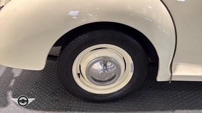 Lot 670 - 1966 MORRIS MINOR 1000