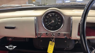 Lot 670 - 1966 MORRIS MINOR 1000