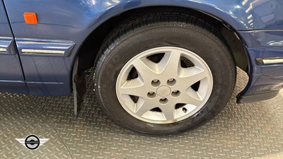 Lot 36 - 1993 FORD GRANADA GHIA I AUTO