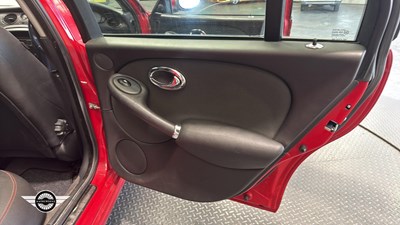 Lot 756 - 2002 MG ZT+ 190 2.5 V6