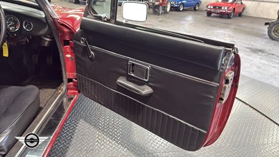 Lot 798 - 1974 MG B GT V8