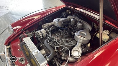 Lot 798 - 1974 MG B GT V8