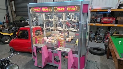 Lot 235 - MAX GRAB 2 PLAYER ARCADE CLAW MACHINE , IN WORKING ORDER