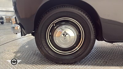 Lot 874 - 1953 AUSTIN SOMERSET A40