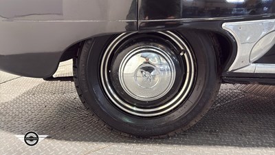 Lot 874 - 1953 AUSTIN SOMERSET A40