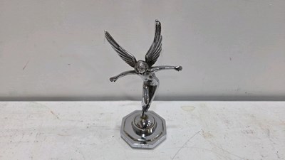 Lot 9 - WINGED FEMALE RADIATOR CAP 7" TALL