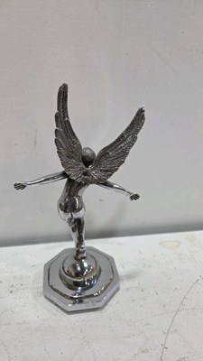 Lot 9 - WINGED FEMALE RADIATOR CAP 7" TALL