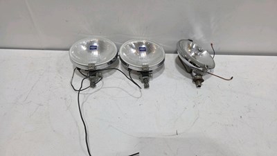 Lot 835 - PAIR OF HELLA SPOTLIGHTS & 1 LUCAS LR10 SPOTLIGHT