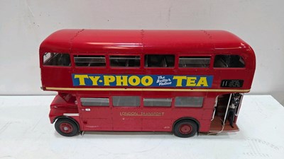 Lot 49 - 1/12 ROUTE MASTER MODEL BUS