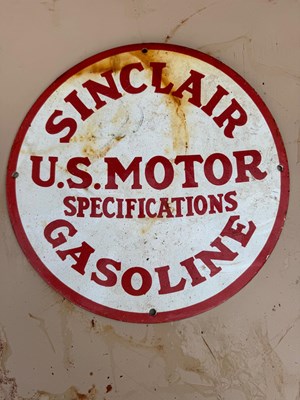 Lot 525 - SINCLAIR U.S MOTOR GASOLINE ENAMEL REPRO SIGN 12" DIA