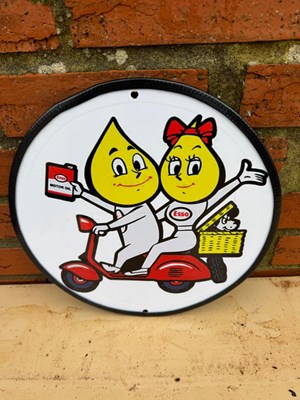 Lot 63 - MR & MRS DRIP ON SCOOTER 12" DIA