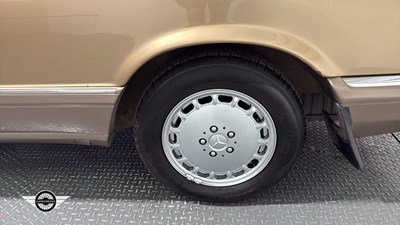 Lot 176 - 1988 MERCEDES 420 SEC AUTO