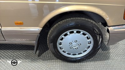 Lot 176 - 1988 MERCEDES 420 SEC AUTO