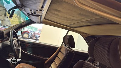 Lot 176 - 1988 MERCEDES 420 SEC AUTO