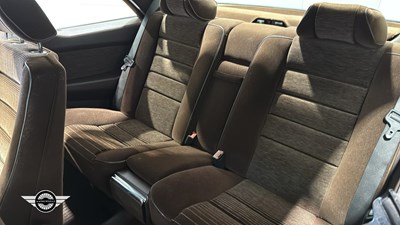 Lot 176 - 1988 MERCEDES 420 SEC AUTO