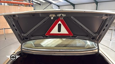 Lot 176 - 1988 MERCEDES 420 SEC AUTO
