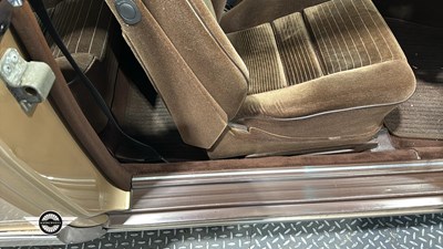 Lot 176 - 1988 MERCEDES 420 SEC AUTO