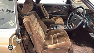 Lot 176 - 1988 MERCEDES 420 SEC AUTO